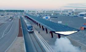 Tesla пусна влак до завода в Берлин