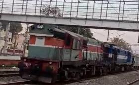Индия: Влак мина 70 км без машинист преди да успеят да го спрат