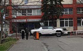 Това ли е първият Hummer EV в България?