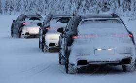 Ето как Porsche тества новия Cayenne
