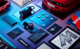 Samsung пуска Galaxy S23 за фенове на BMW E30