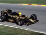 През 1985 Сена дойде в Lotus, като още във второто състезание си осигури първа позиция на старта с аванс от 0,4 секунди пред Прост - в дъжда на Есторил, Португалия