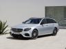 Mercedes-Benz E-класа Т-модел е също много елегантна кола, която рядко ще срещнете по улиците. За разлика от седана, който вече придобива разпространението на епидемия. Големият Mercedes е свръхвисокотехнологичен експрес на колела.