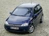 Третото поколение Corsa C GSi от 2001 г. е първото, което развива над 200 км/ч – 202 км/ч, ако трябва да сме точни. 1,8-литровият двигател има 125 к.с. и 165 Нм.