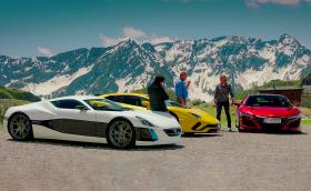 Хамънд катастрофира с 1088-конния Rimac Concept One, Джеръми кара Aventador S, a Джеймс се радва на хипер хибрида Honda NSX. Първият епизод на The Grand Tour сезон 2 вече е наличен!
