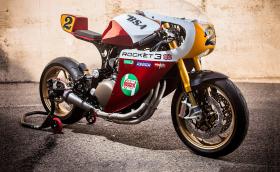 ‘Rocket’: нежен прякор за Triumph Legend TT от XTR Pepo. Ауспухът правен от ‘Super Mario’. Галерия и инфо