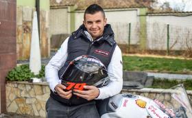Ангел Караньотов и бруталното Ducati Panigale V4 R! DizzyNews епизод 4!