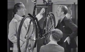 Как са се произвеждали велосипедите през 1945? Видео