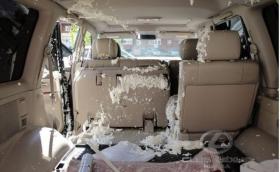 Как да съсипеш Lexus LX 470? Като взривиш флакон с полиуретан в него
