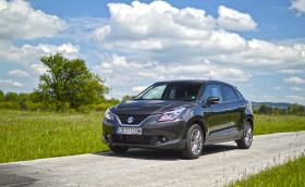 Чудите се кой е този модел? Това е новото Suzuki Baleno и не сте го виждали, защото току-що дойде в България. Покарахме малко и поснимахме повче