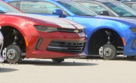Крадци събуха 48 чисто нови Chevy-та в Тексас