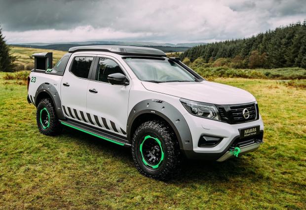 Nissan Navara EnGuard: спасителният пикап на бъдещето? Видео