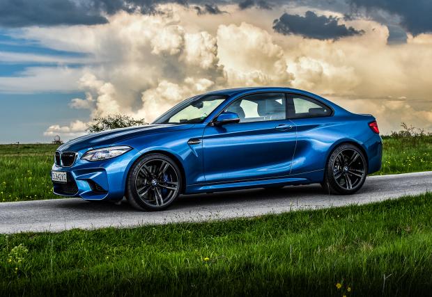 Карахме BMW M2. Колата е страхотна